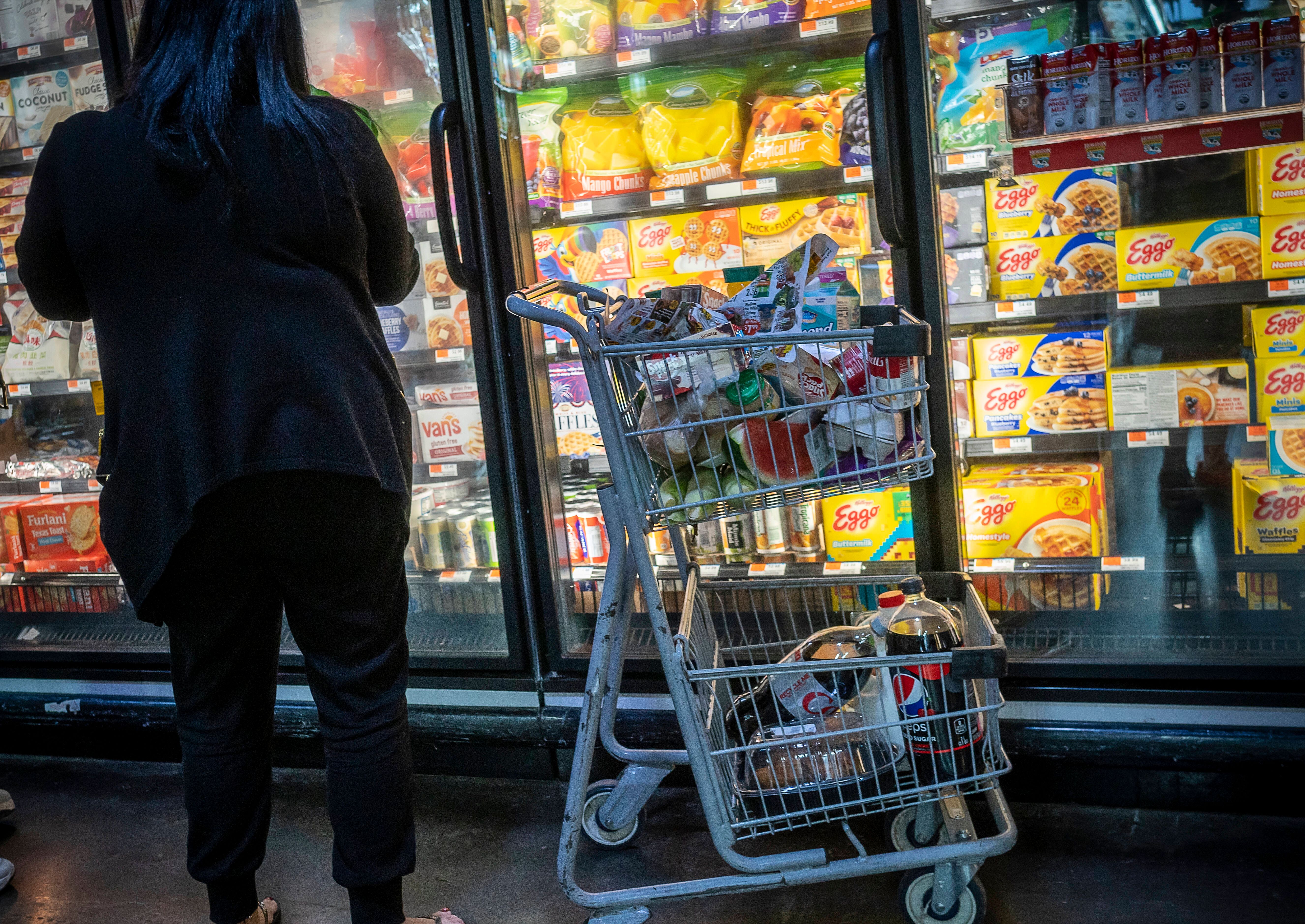 Irrsinnspreise im Supermarkt, doch die Inflation geht zurück: Wie passt das zusammen?