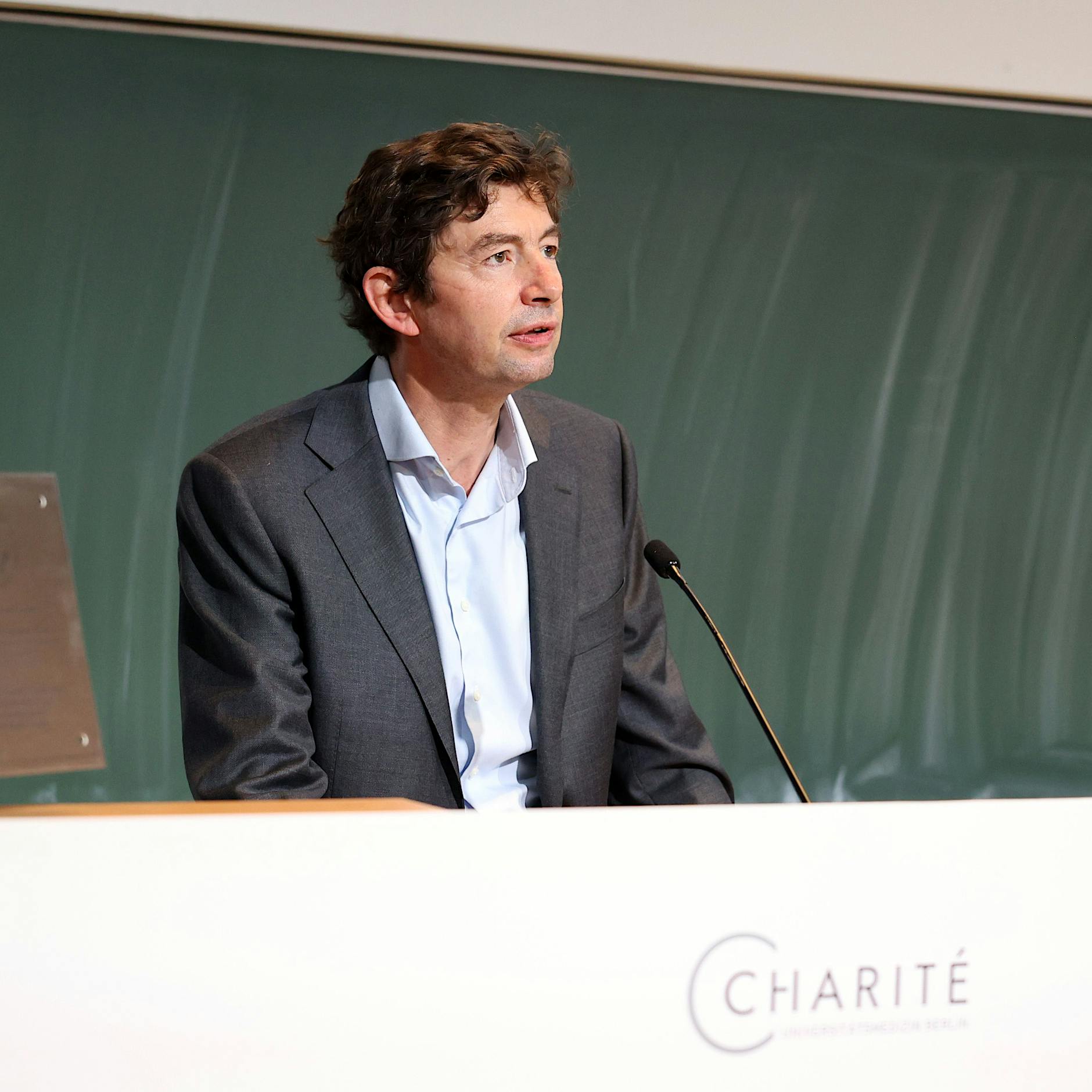 Als Corona-Kritiker ist man Ausgestoßener, bis Christian Drosten spricht