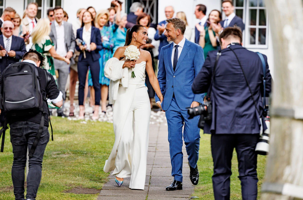Umfrage: Mehrheit hält Lindner-Lehfeldt-Hochzeit für unangemessen