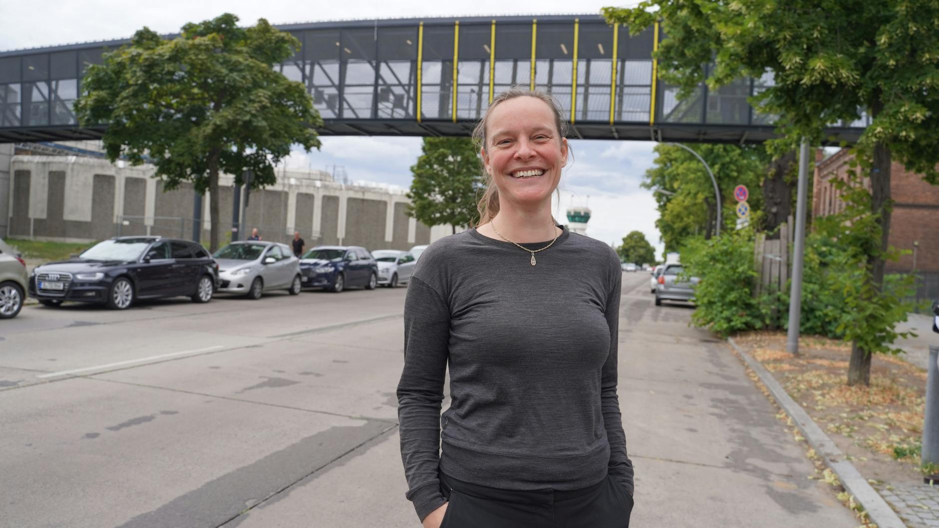 „Wir leben in einem Rechtsstaat mit einer Gewaltenteilung, da haben politische Einflussnahmen auf Richter und Strafverfolgungsbehörden nichts verloren“, sagt die Justizsenatorin Lena Kreck von der Linkspartei.