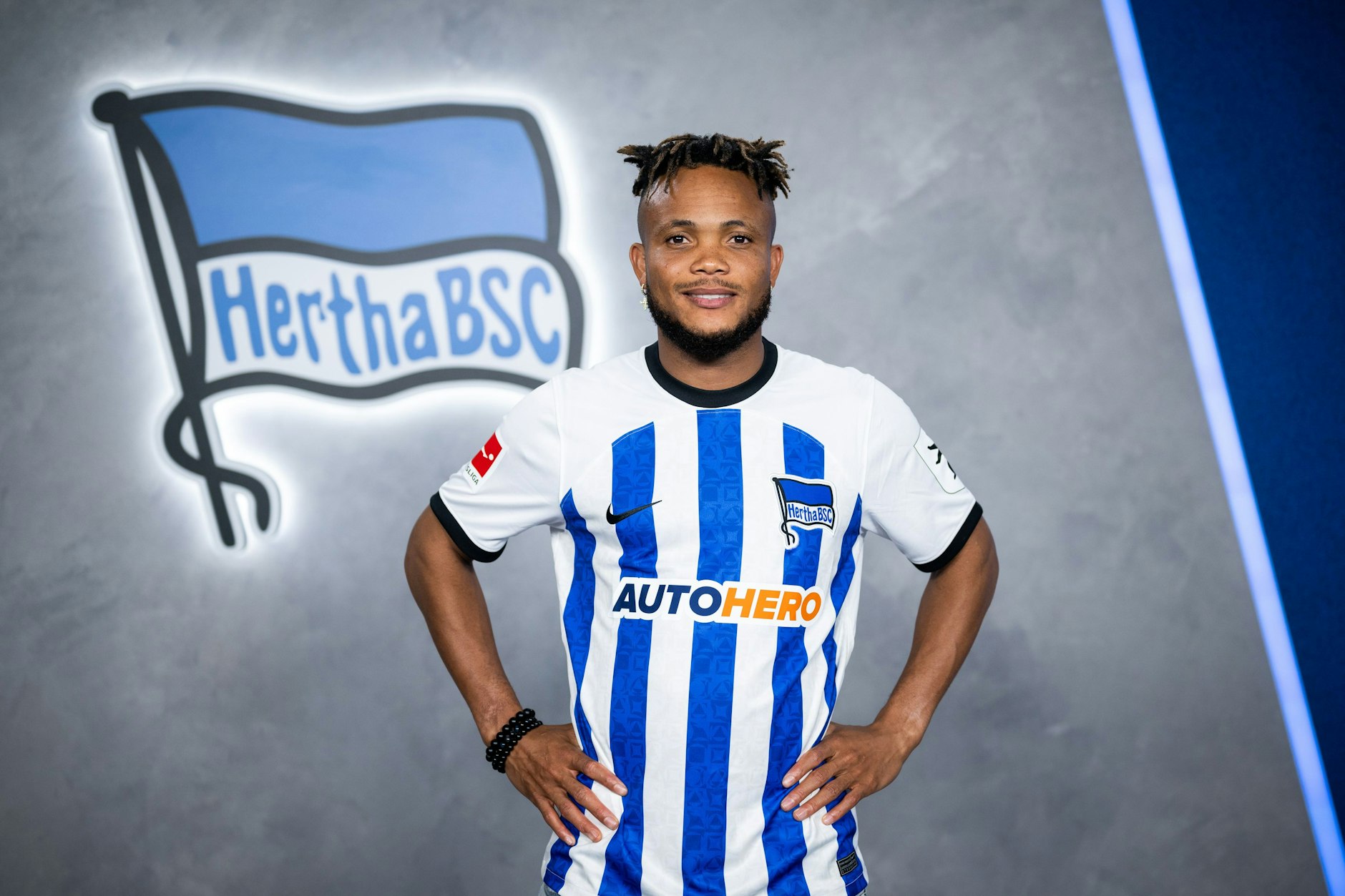 Jetzt ist er endlich da! Herthas Neuzugang Chidera Ejuke kommt von ZSKA Moskau.