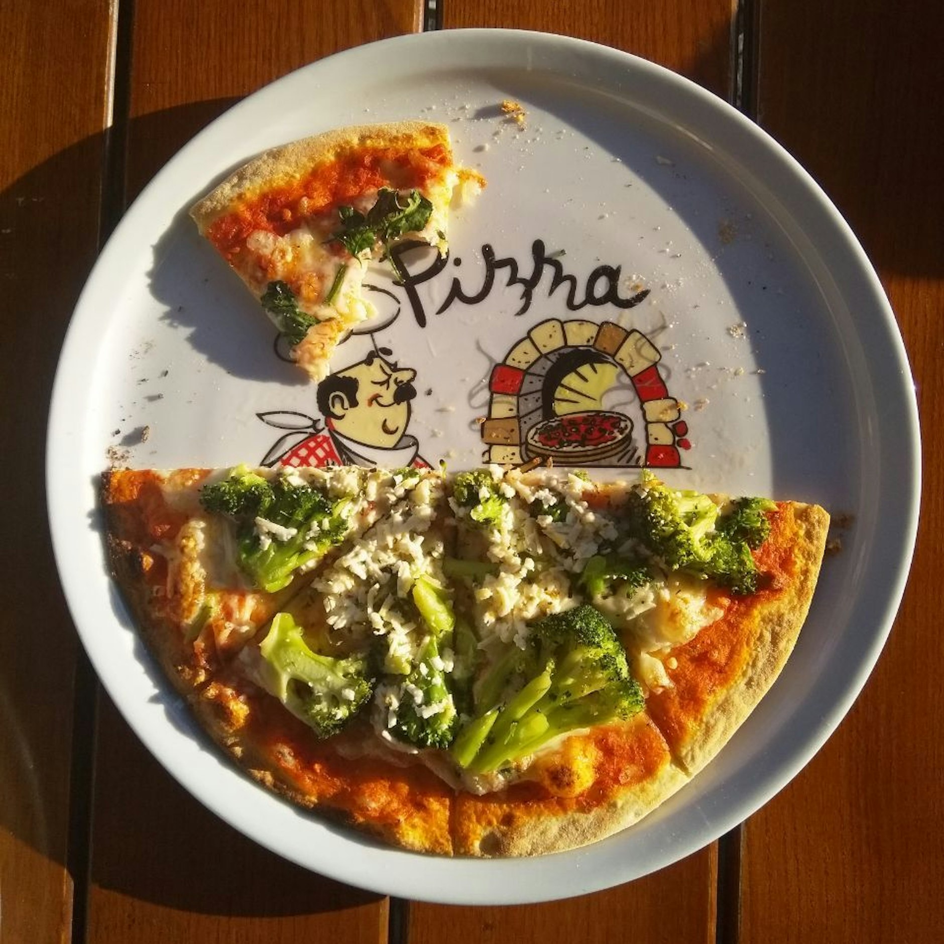 Eine halbe Pizza Kamelino