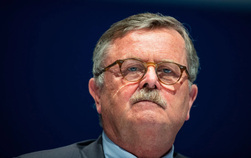 Montgomery sollte sich mal am Riemen reißen
