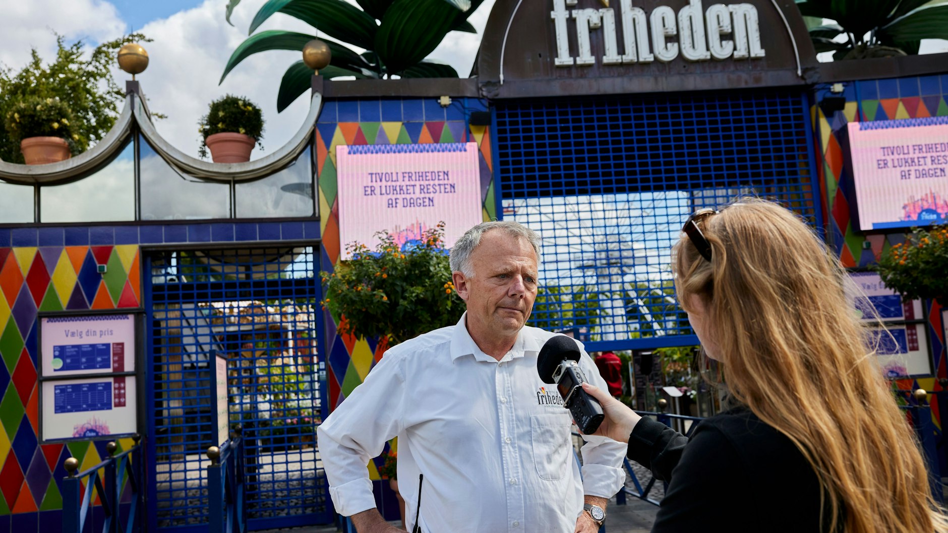 Freizeitpark-Chef Henrik Ragborg Olsen gibt nach dem Unglück ein Interview.