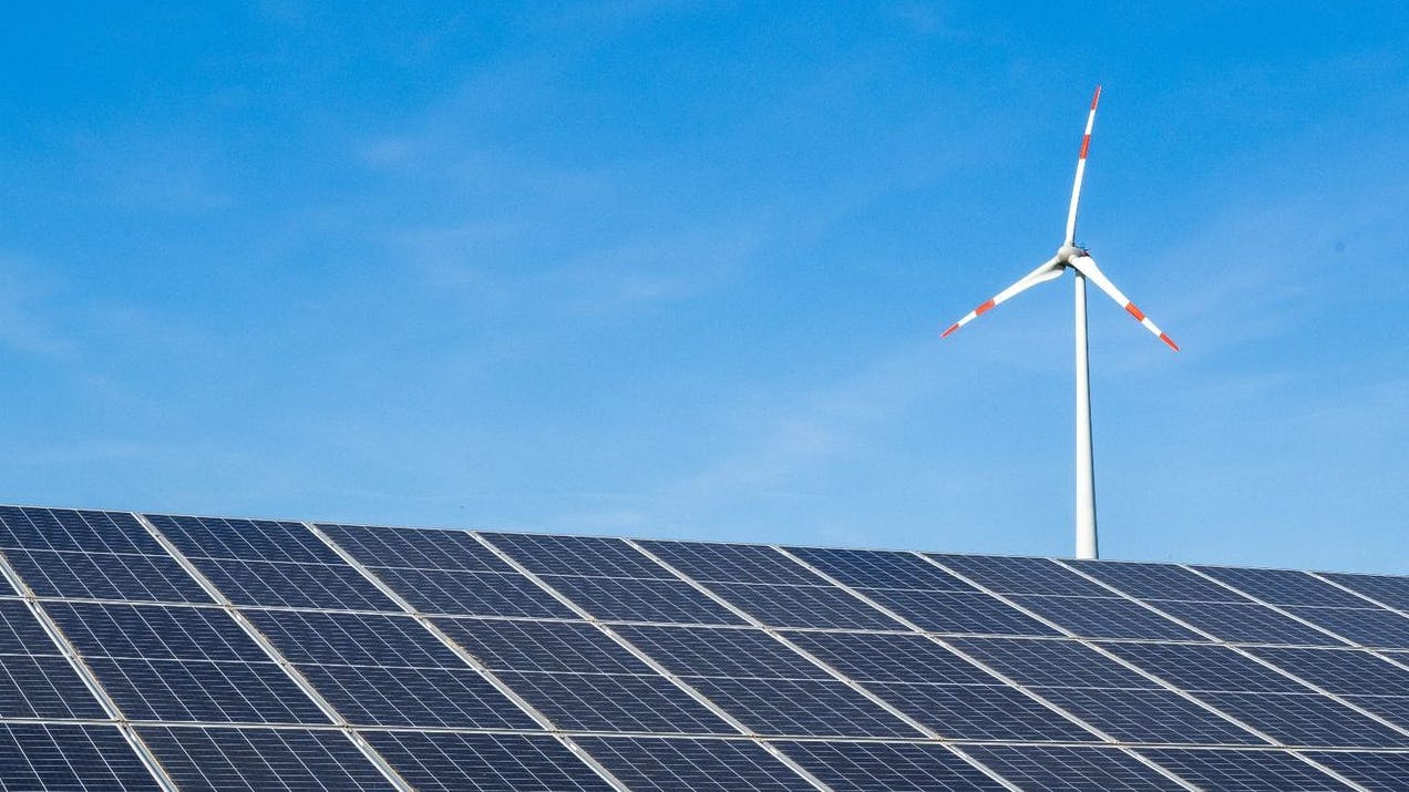 Strom aus Wind und Sonne