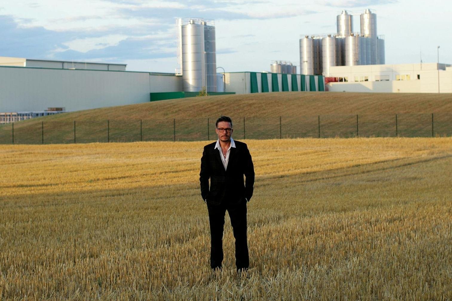 Bert Neumann (1960-2015), aufgenommen 2013 im Feld vor einer Milchfabrik an der B 96 bei Altentreptow.