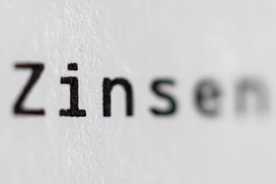 ARCHIV - Für Bankkunden ist das absehbare Ende der Negativzinsen eine gute Nachricht.  