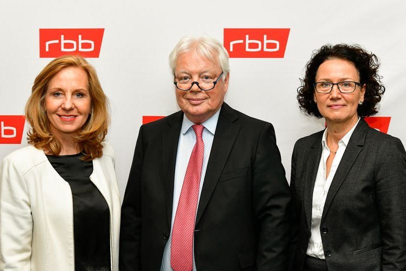 Wolf-Dieter Wolf, Dorette König (r.) und rbb-Intendantin Patricia Schlesinger 2019.
