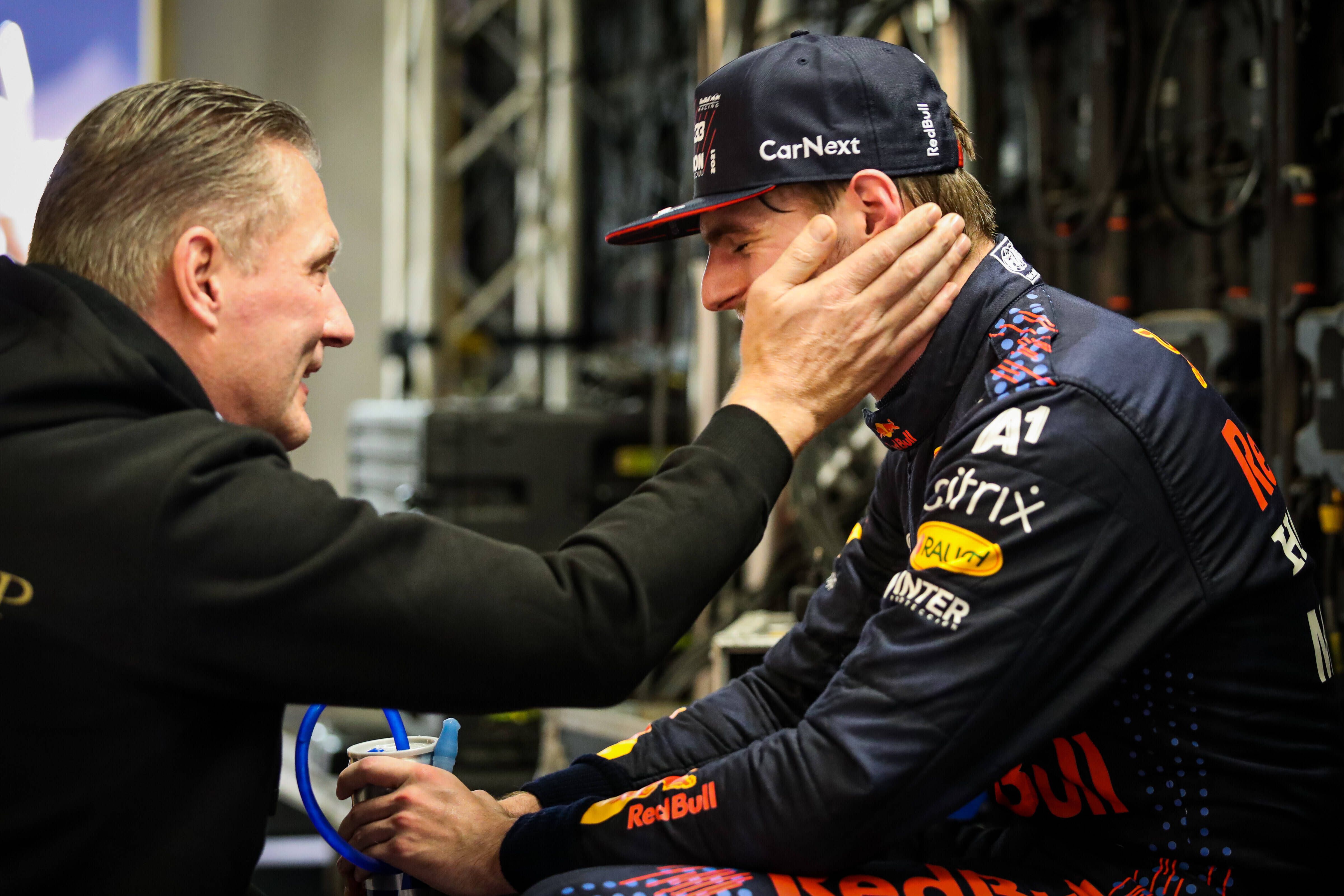 Zum Weltmeister gepeitscht! Max Verstappen spricht über die harte Schule von Papa Jos