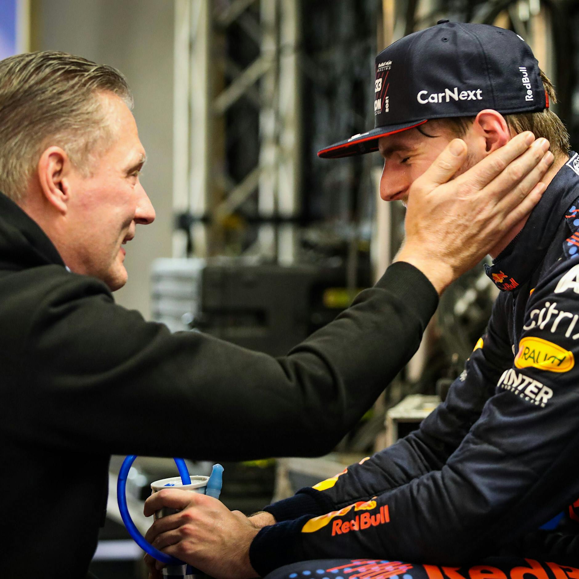Zum Weltmeister gepeitscht! Max Verstappen spricht über die harte Schule von Papa Jos