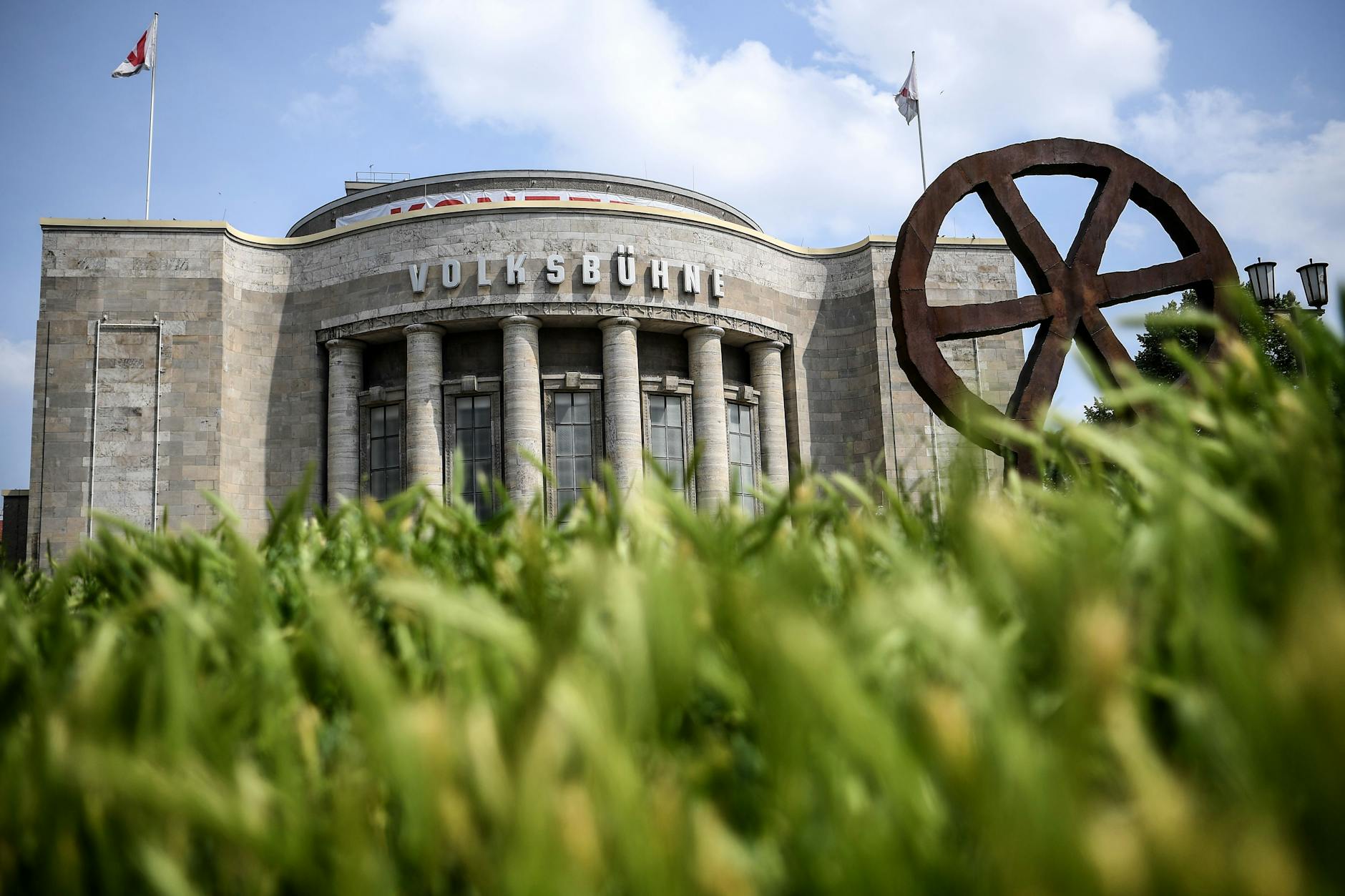 Das Räuberrad vor der Volksbühne