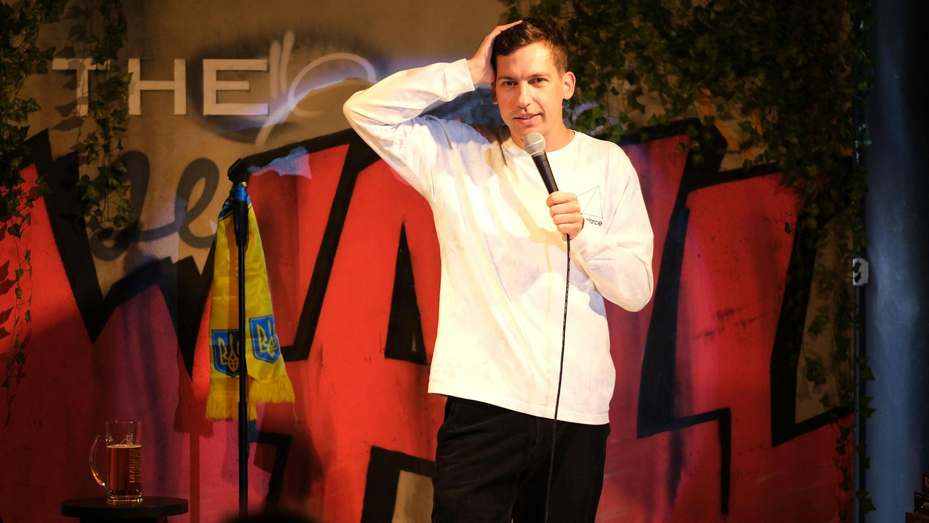 Der ukrainische Comedian Pavlo Voytovych
im The Wall Comedy Club in Friedrichshain