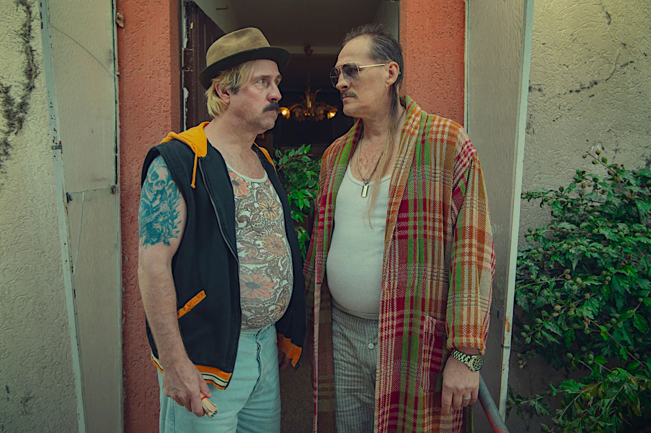 Die beiden Brüder Jakob Otto und Dante (Bjarne Mädel und Georg Friedrich, v.l.) in „Buba“.