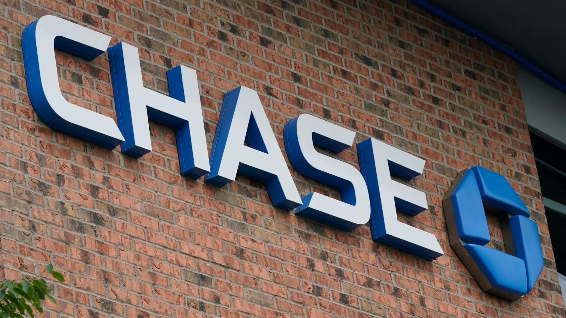 ARCHIV - Die größte US-Bank JPMorgan Chase hat ihre Risikovorsorge wegen des trüben Konjunkturausblicks deutlich erhöht.  