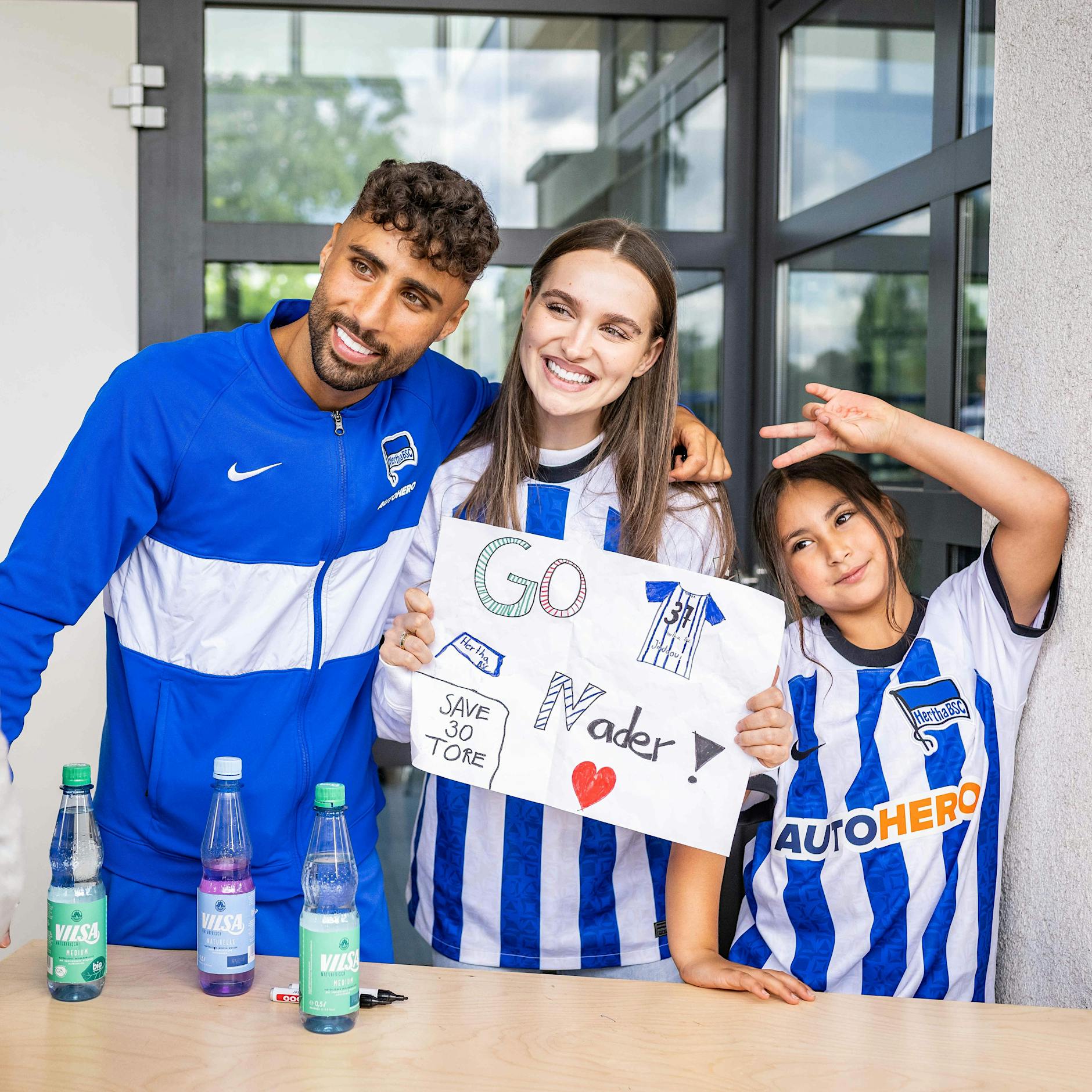 Deutliche Worte an seine Follower: Das sagen Internet-Star El-Jindaoui und Hertha-Boss Bobic nach dem Spielabbruch