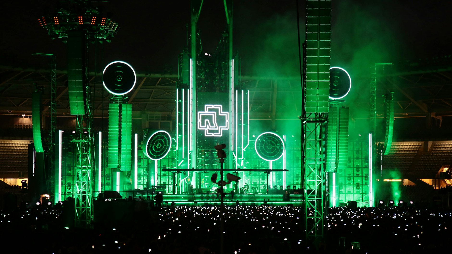 Immer wieder beeindruckend: Die Lichter-Show bei den Konzerten von Rammstein.