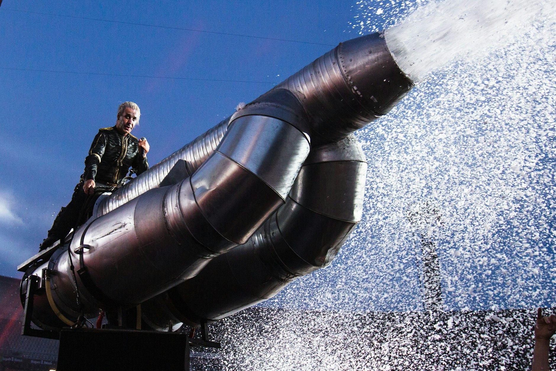 Legendär bei den Fans: Die riesige Schaumkanone, die beim Rammstein-Dong Pussy zum Einsatz kommt.