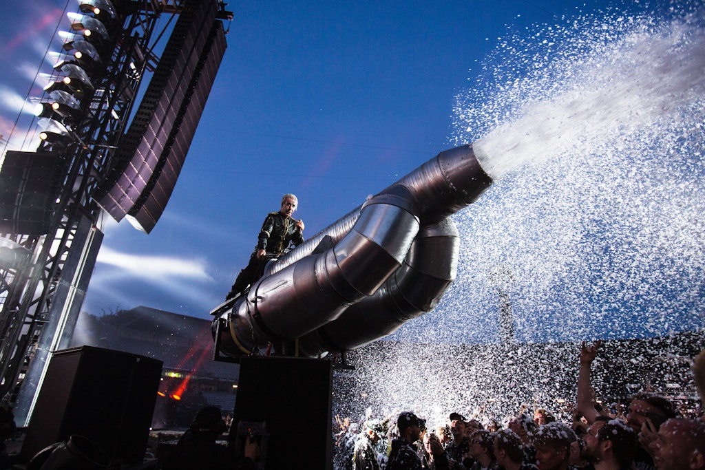 Krasses Video von Rammstein Hier rastet Till Lindemann auf der Bühne