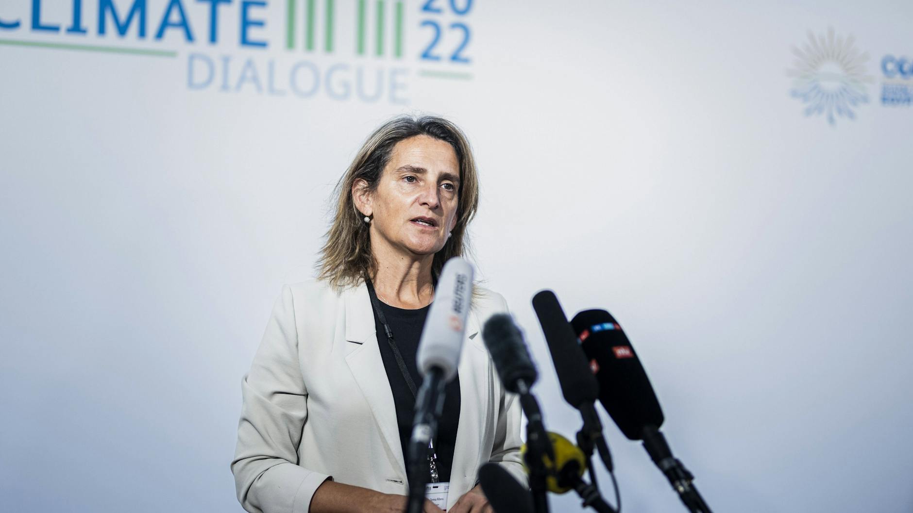 Verzweifelt: Die spanische Ministerin Teresa Ribera, deren Land in Flammen steht, nimmt an der Tagung im Auswärtigen Amt teil.