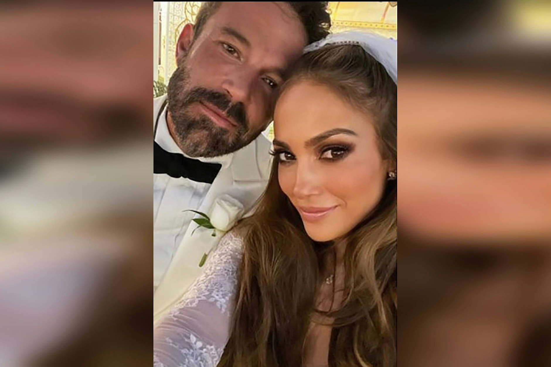 18 Jahre nach dem Ende ihrer ersten Beziehung haben die US-Stars Jennifer Lopez und Ben Affleck geheiratet.