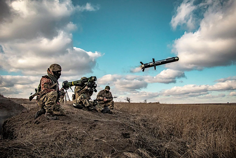 Soldaten bei Militärübung in Donezk (Ost-Ukraine).