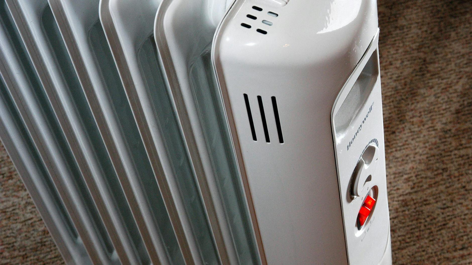 Elektrische Heizgeräte werden derzeit wegen der drohenden Gaskrise viel verkauft. Kommen die jedoch im Winter massenhaft zum Einsatz, ist auch Deutschlands Stromversorgung in Gefahr.