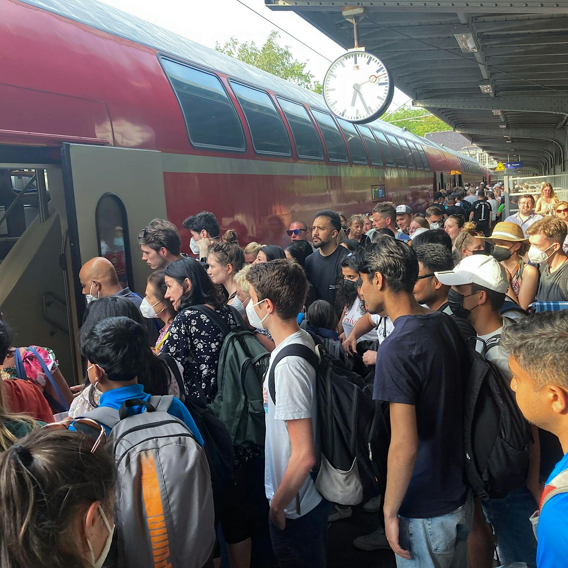 9-Euro-Ticket: „Autoverkehr hat kaum abgenommen“