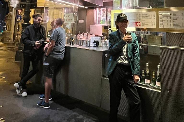 Mick Jagger am Würstelstand in Wien