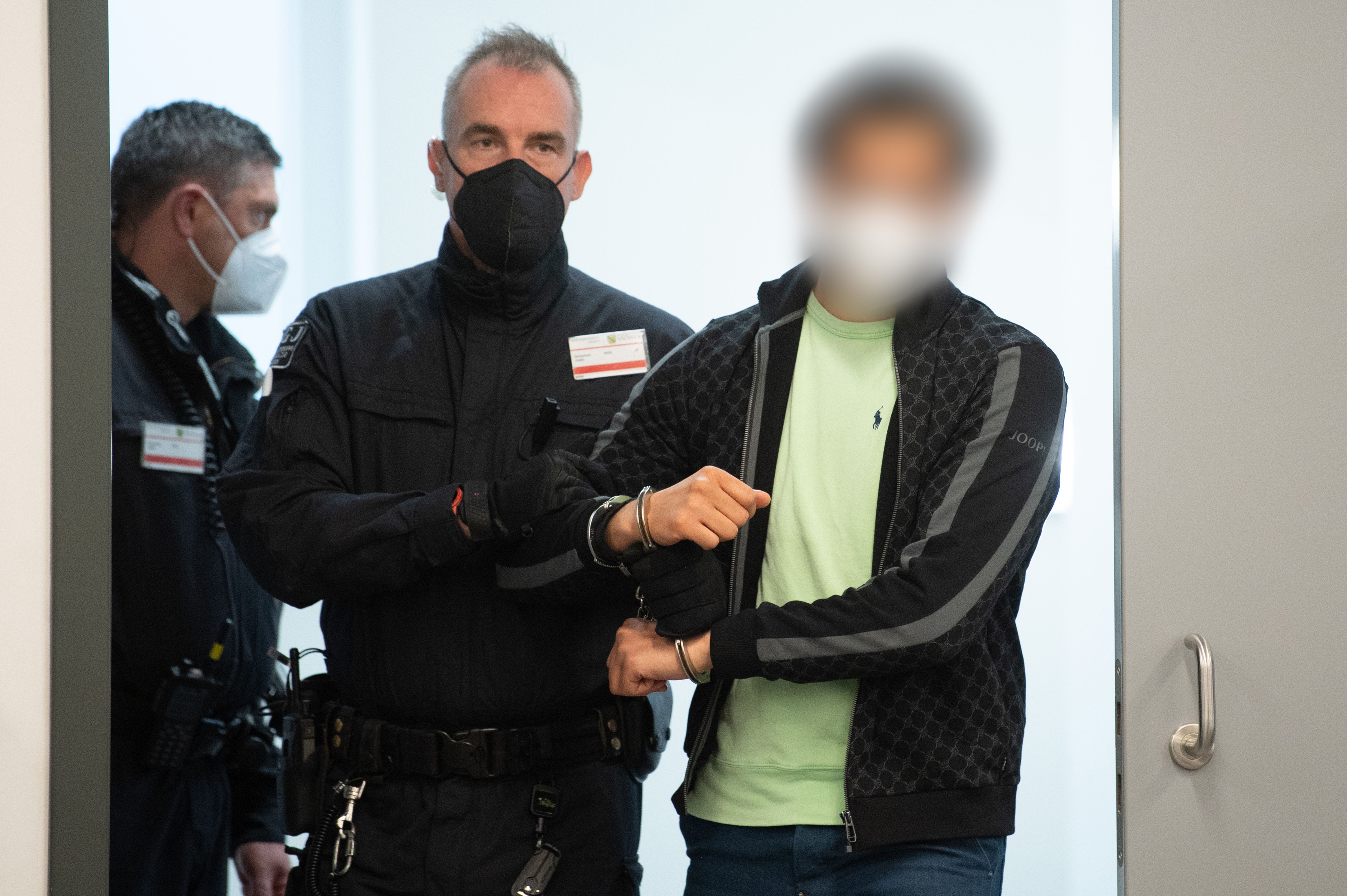 DNA-Spur deckt jetzt auf: Einer der Einbrecher ins Grüne Gewölbe soll drei Wochen zuvor eine Bank in Berlin-Wedding überfallen haben