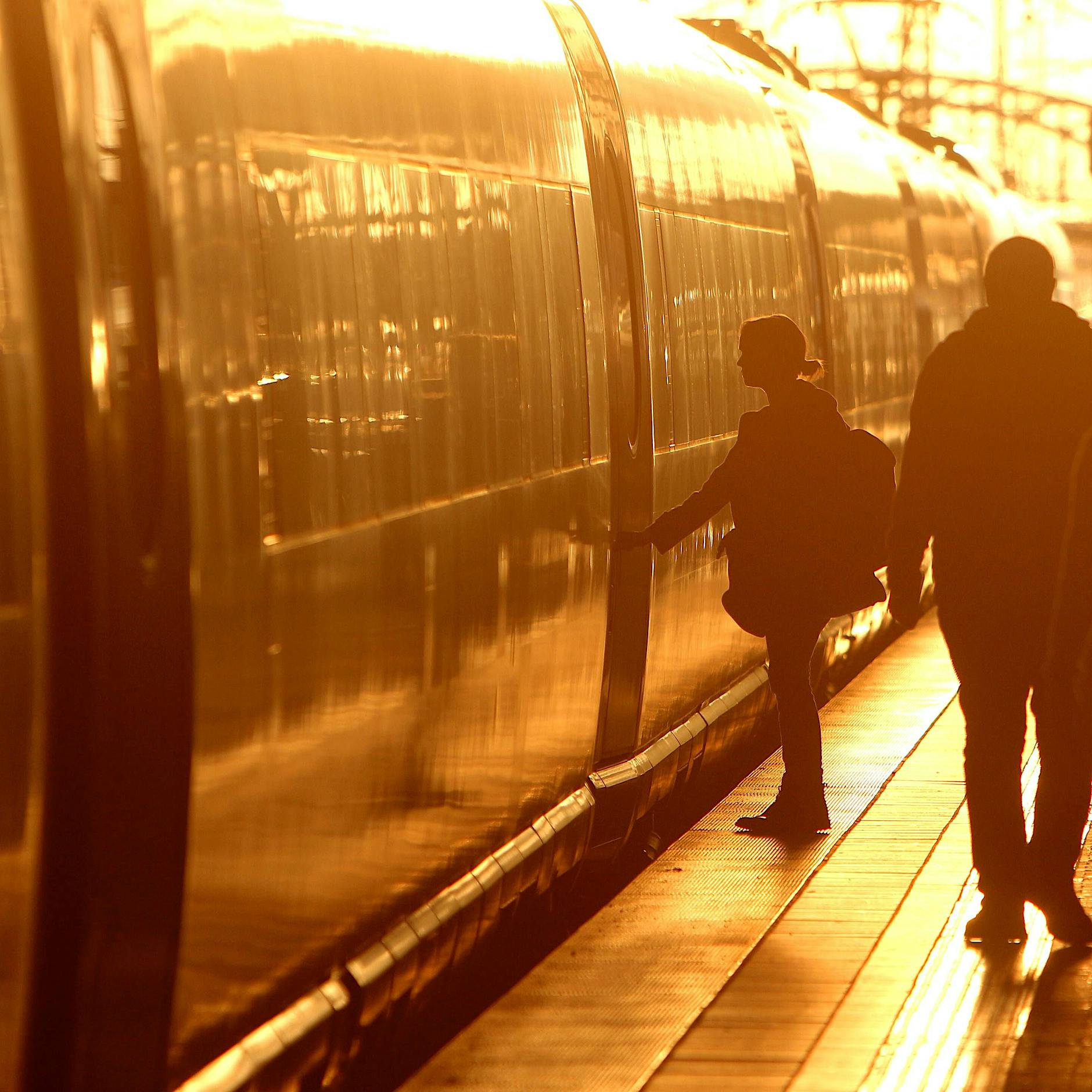 Bahnreisende können Fernfahrten wegen Hitze verschieben