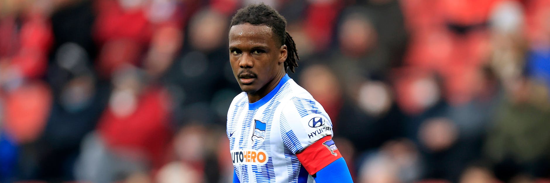 Dedryck Boyata (31) war in der vergangenen Saison Kapitän von Hertha BSC. Unter dem neuen Trainer Sandro Schwarz werden die Karten wohl neu gemischt.