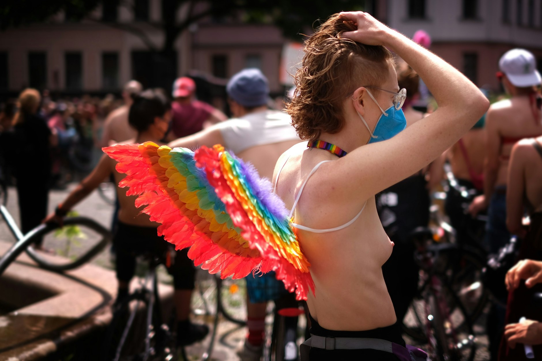 Oben ohne für alle: es gab sogar eine Solidaritätsdemo am Mariannenplatz. 300 Menschen kamen oben ohne.