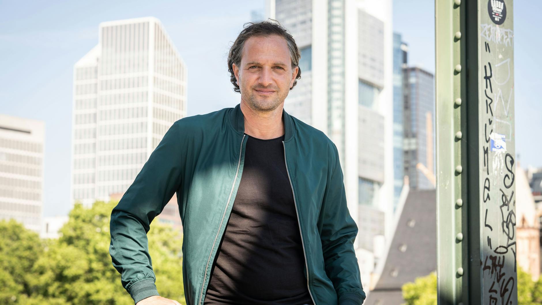 Saro Emirze (44) in seiner Geburtsstadt Frankfurt am Main.