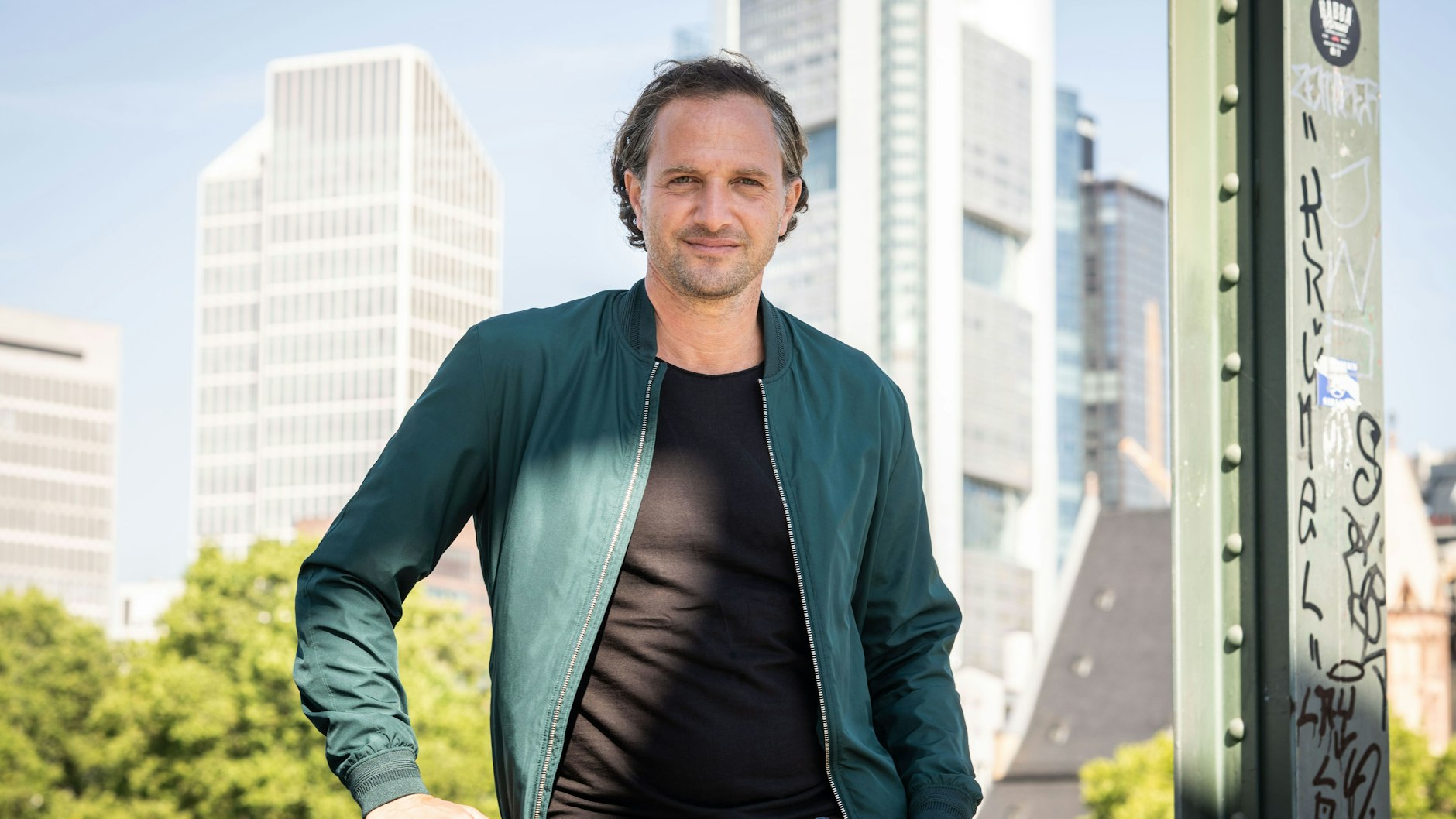 Saro Emirze (44) in seiner Geburtsstadt Frankfurt am Main.