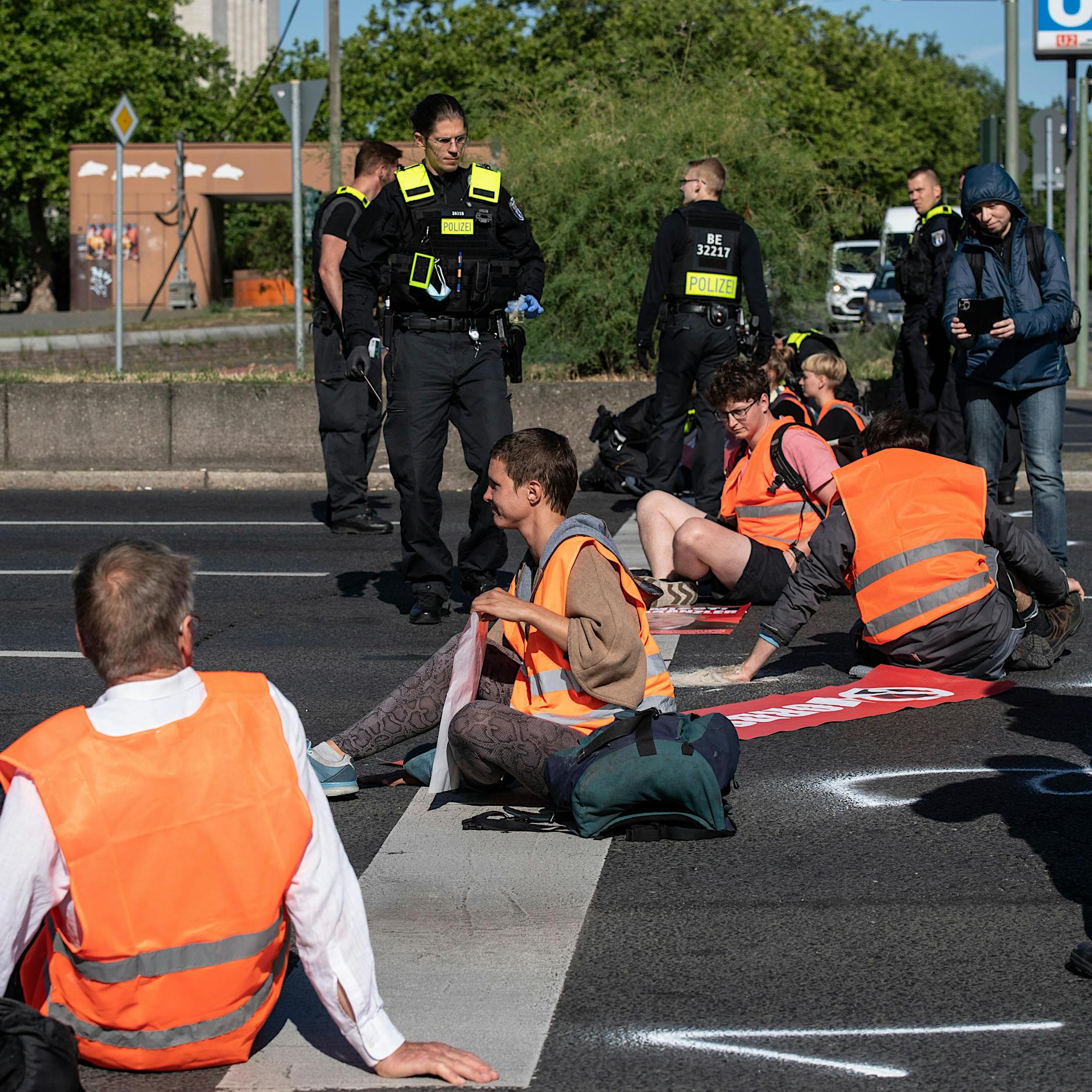 Berlin: Erste Strafbefehle gegen Autobahn-Blockierer beantragt