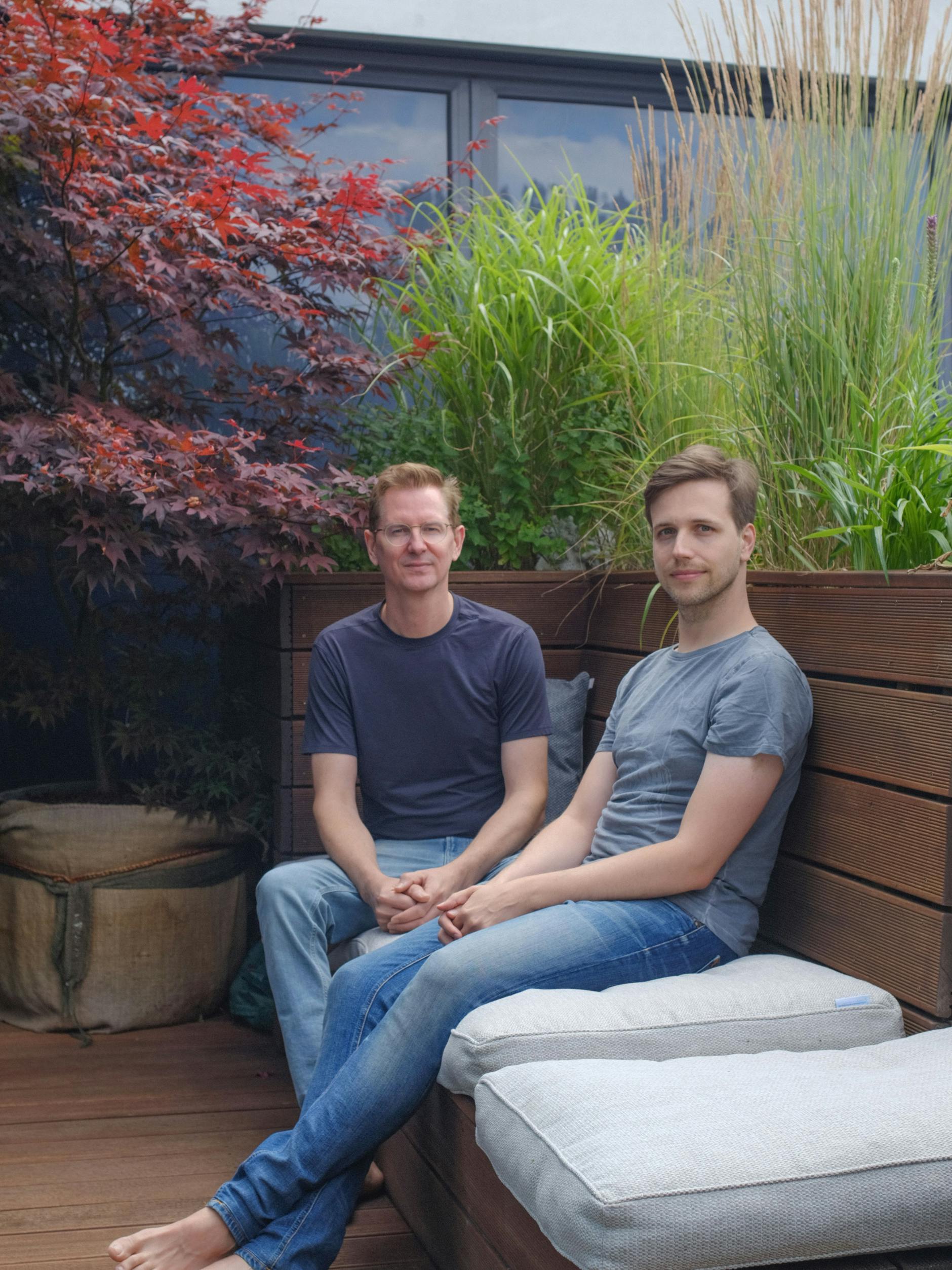 Leiten gemeinsam zwei Yoga-Studios: Niklas Noack (l.) und Moritz Ulrich.