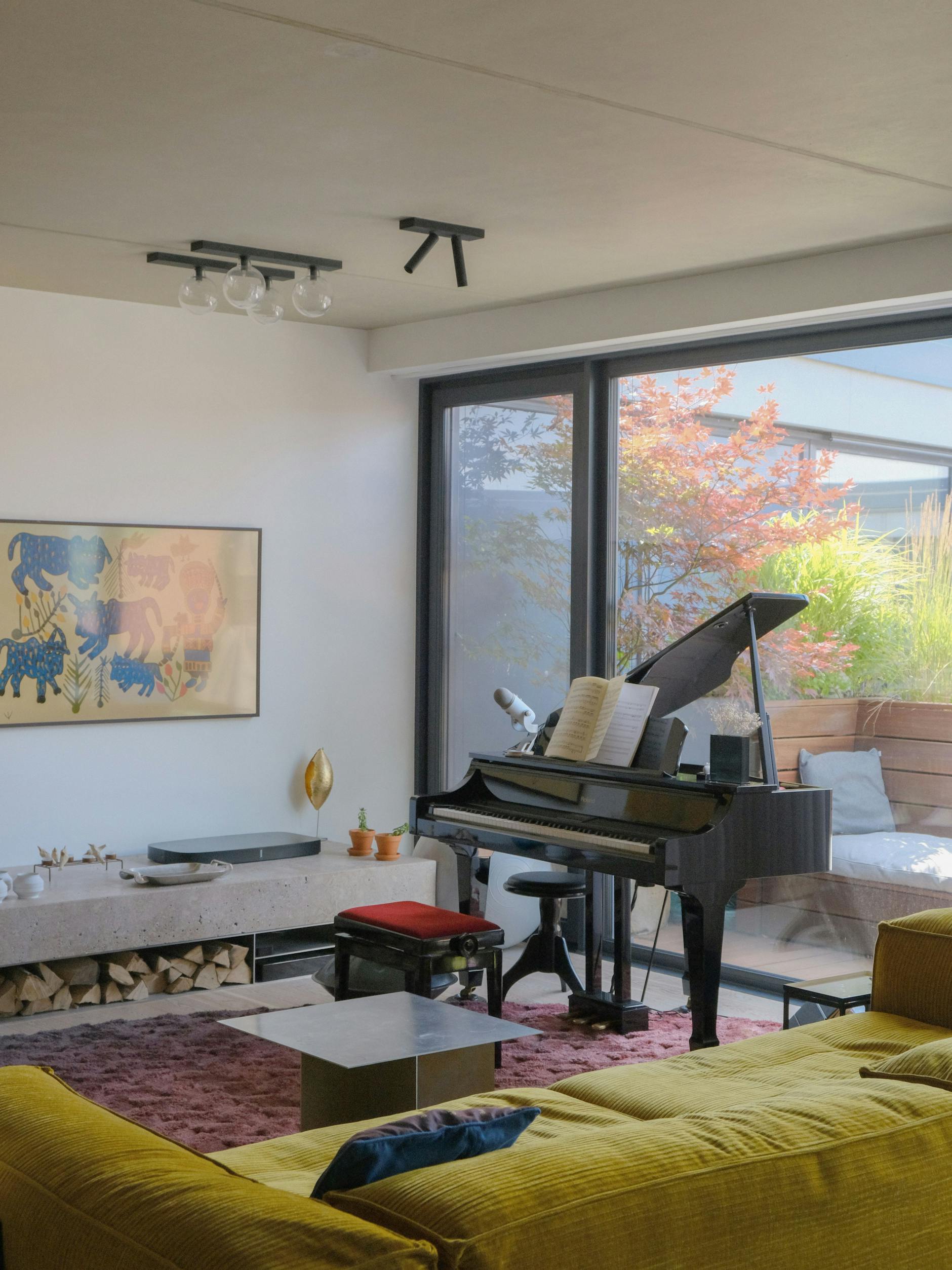 Hier wird gespielt: Sowohl Ulrich als auch Noack sitzen ab und zu am Flügel.