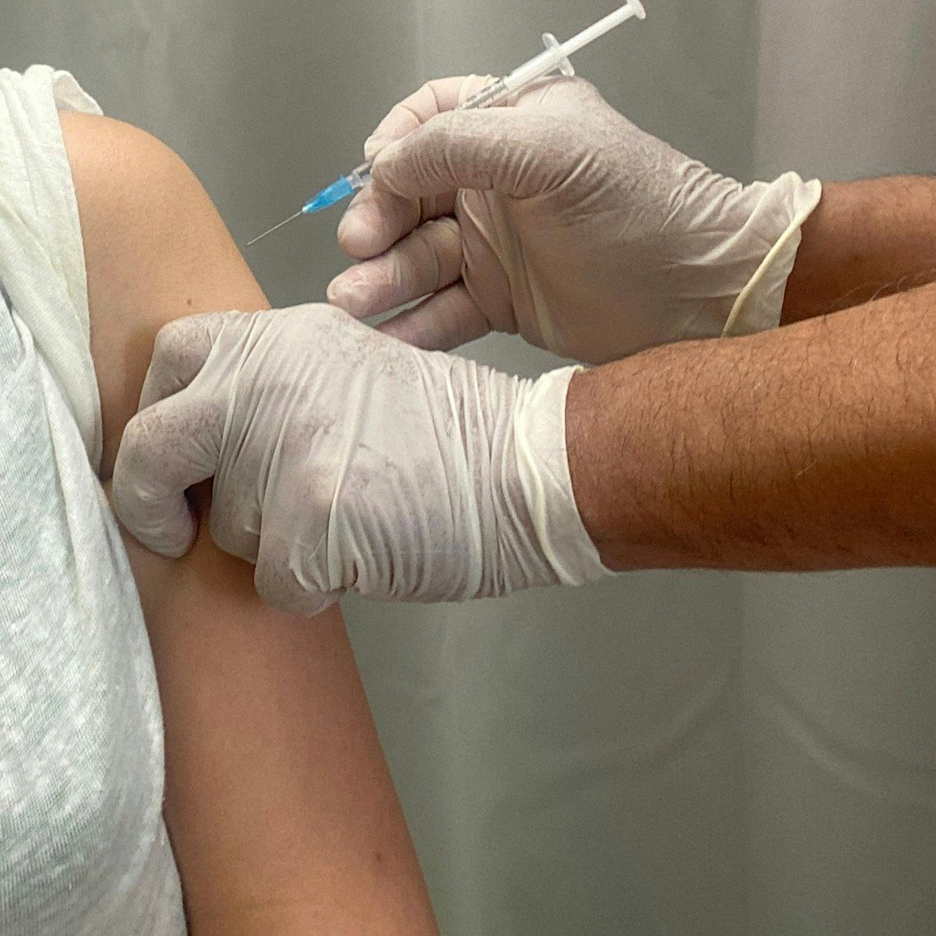 Aus Angst vor Karl Lauterbach? Warum ich jetzt die fünfte Corona-Impfung bekomme