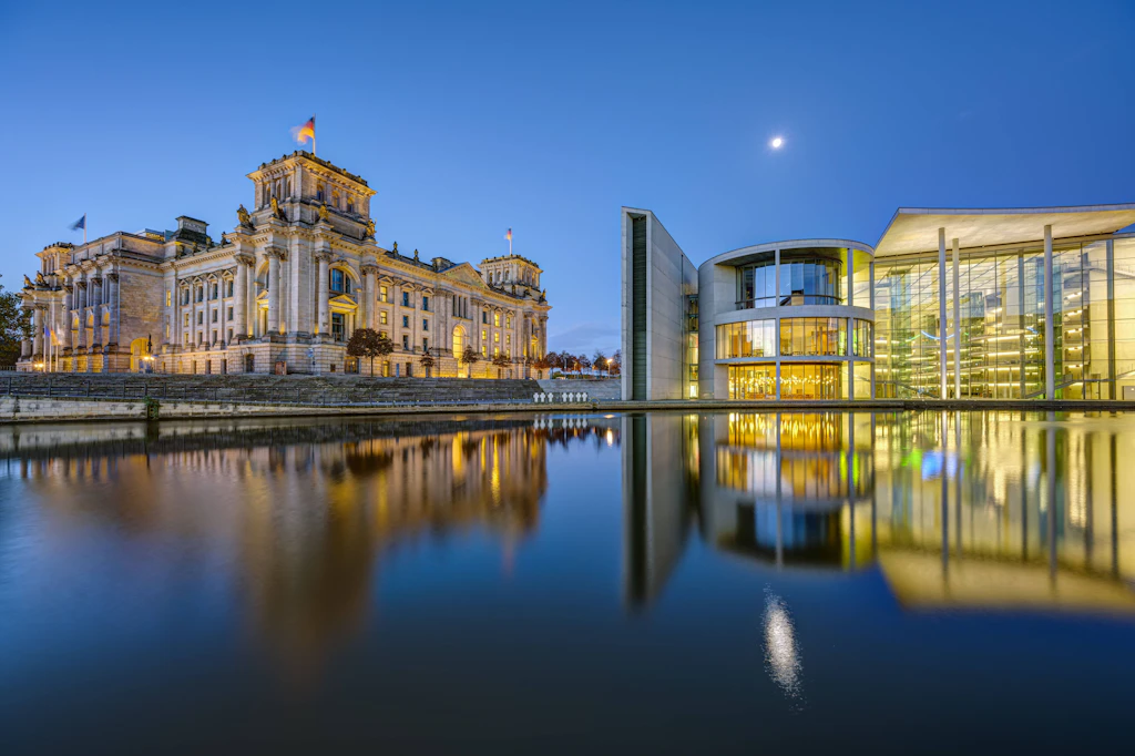 Steuerzahlerbund: Verteilung von Ministerien auf Berlin und Bonn beenden