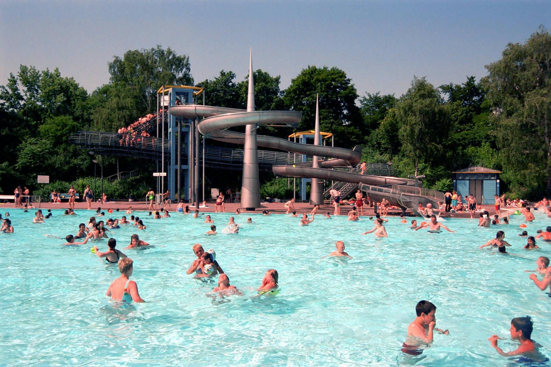 Das Columbiabad in Berlin-Neukölln. Zurzeit ist es wegen Schlägereien geschlossen.