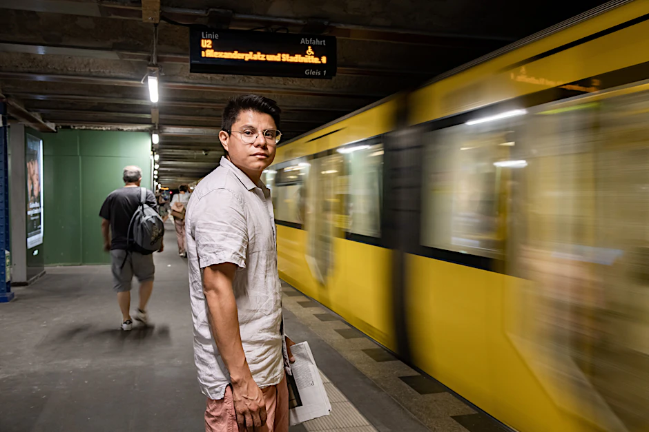 Handy, Geld, Schlüssel, alles war weg. Unser Autor fährt trotzdem weiter U-Bahn in Berlin.