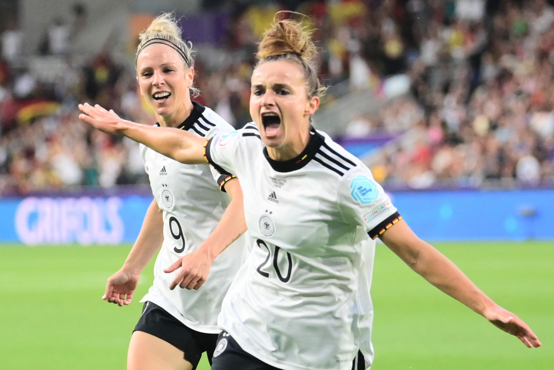 Image - „Für Uwe Seeler“: Magull und Popp schießen DFB-Frauen ins EM-Halbfinale