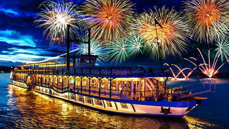 Erleben Sie ein spektakuläres Feuerwerk, ein 3-Gang-Menü und wunderbare Stunden bei unserem September-Highlight!