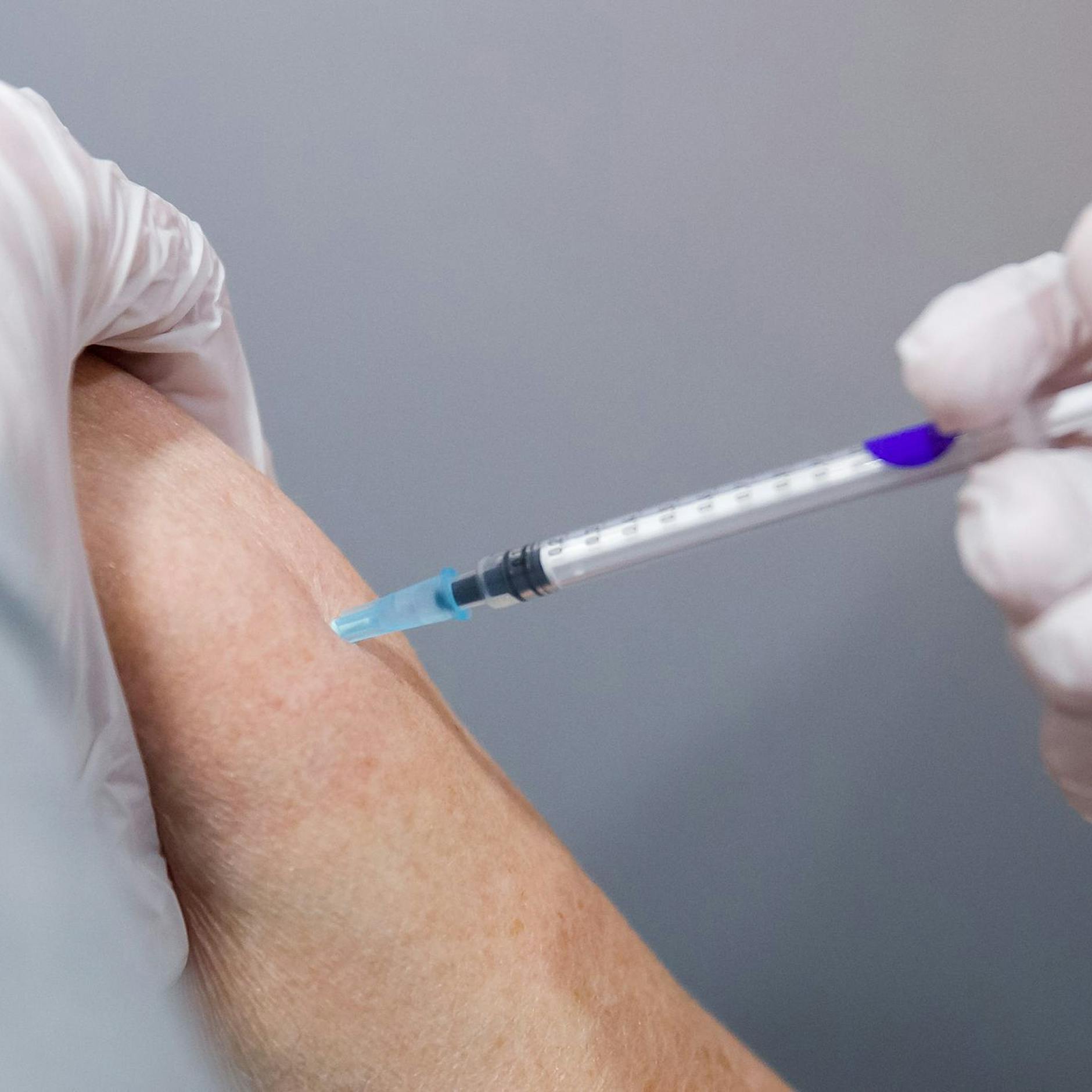 Corona: Stiko empfiehlt zweite Booster-Impfung für Über-60-Jährige