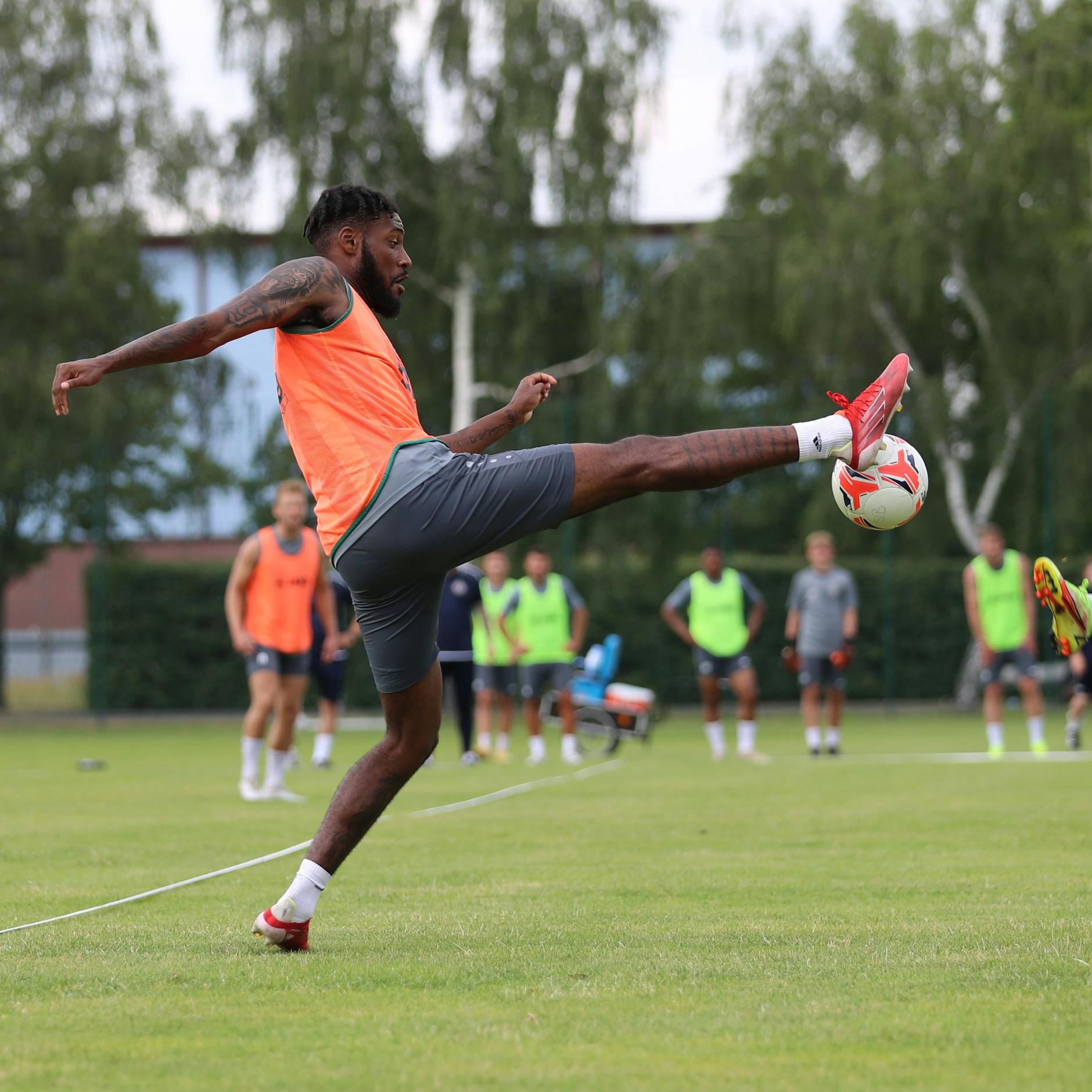 Bei den langen Stelzen werden die Gegenspieler es schwer haben, sich gegen BFC-Neuzugang Dominic Duncan durchzusetzen.