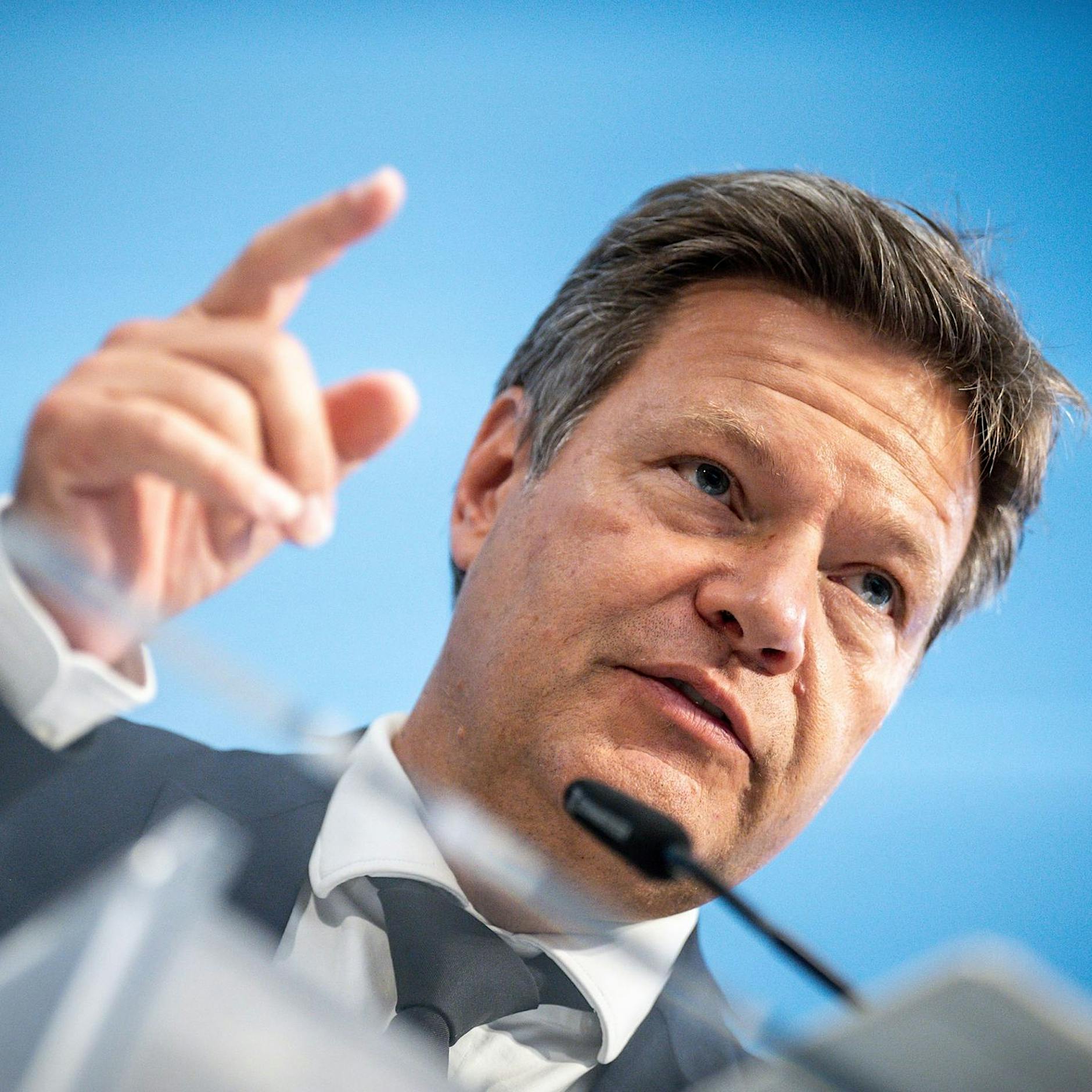 Gaskrise: Habeck wirft Kreml Erpressung vor und kündigt neues Energiesparpaket an