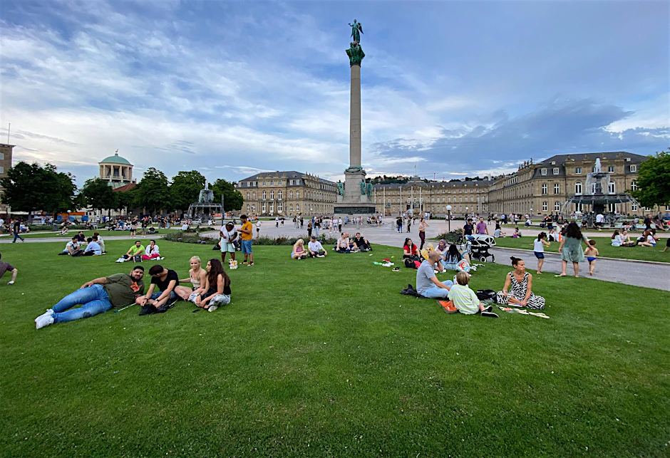 Der Stuttgarter Schlossplatz. Hübsch, aber mehr muss man auch wirklich nicht gesehen haben von der schwäbischen Metropole.