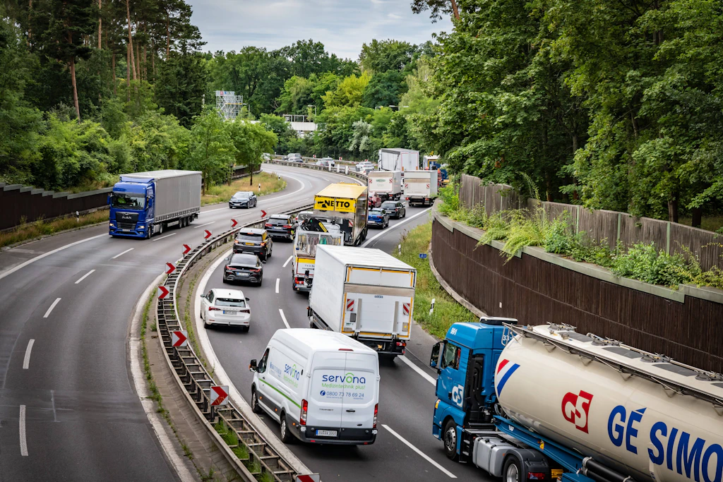 Nur noch eine Fahrspur pro Richtung: Tegel-Autobahn wird zur Stresszone
