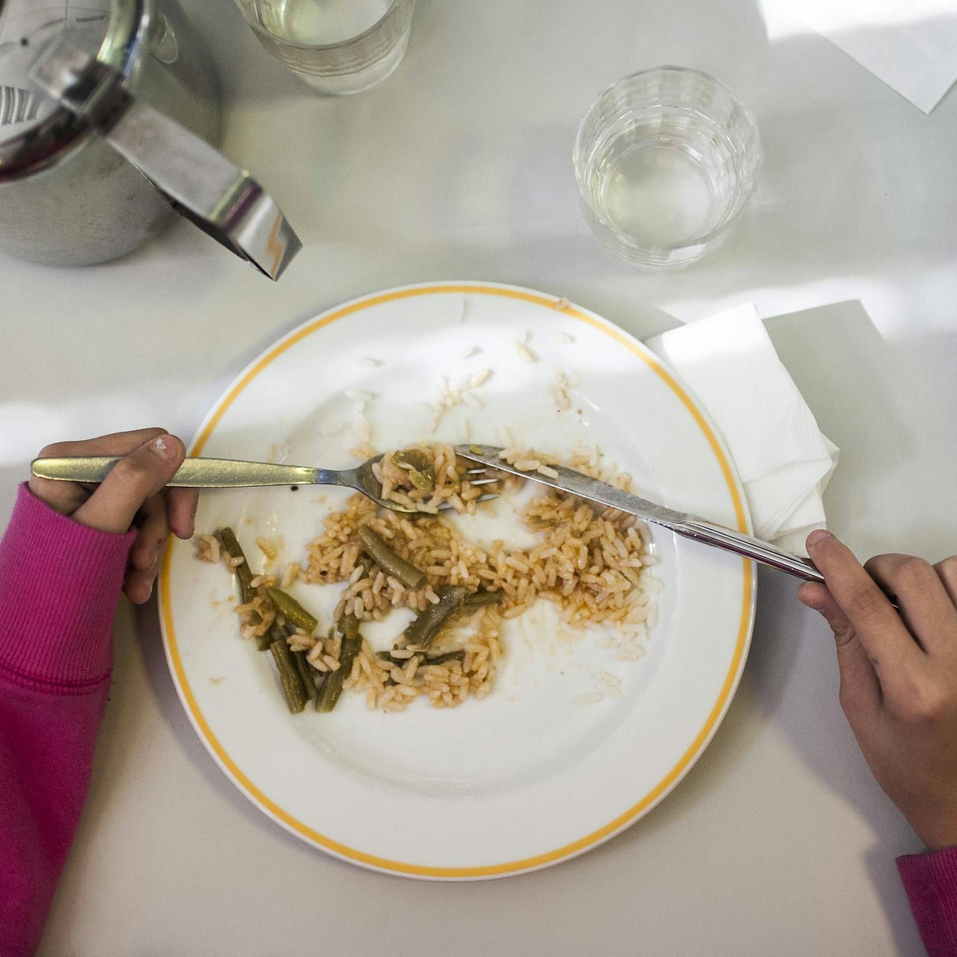Schulmittagessen landet in Berlin oft im Müll – ein Viertel der Gerichte wird für die Tonne gekocht