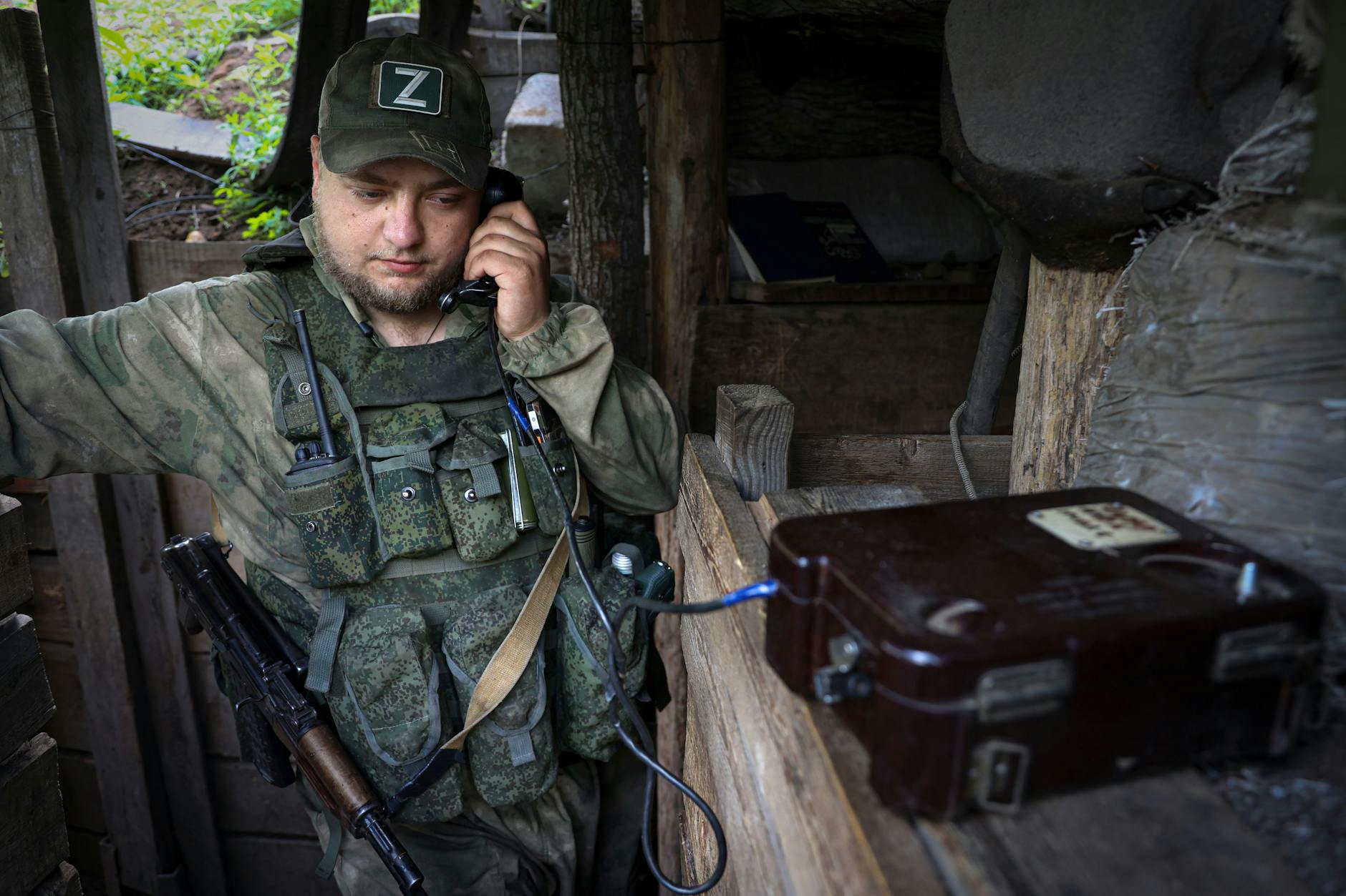 Soldaten und Bewohner in Donezk und Luhansk müssen nun auf altbewährte Kommunikationsmittel zurückgreifen.